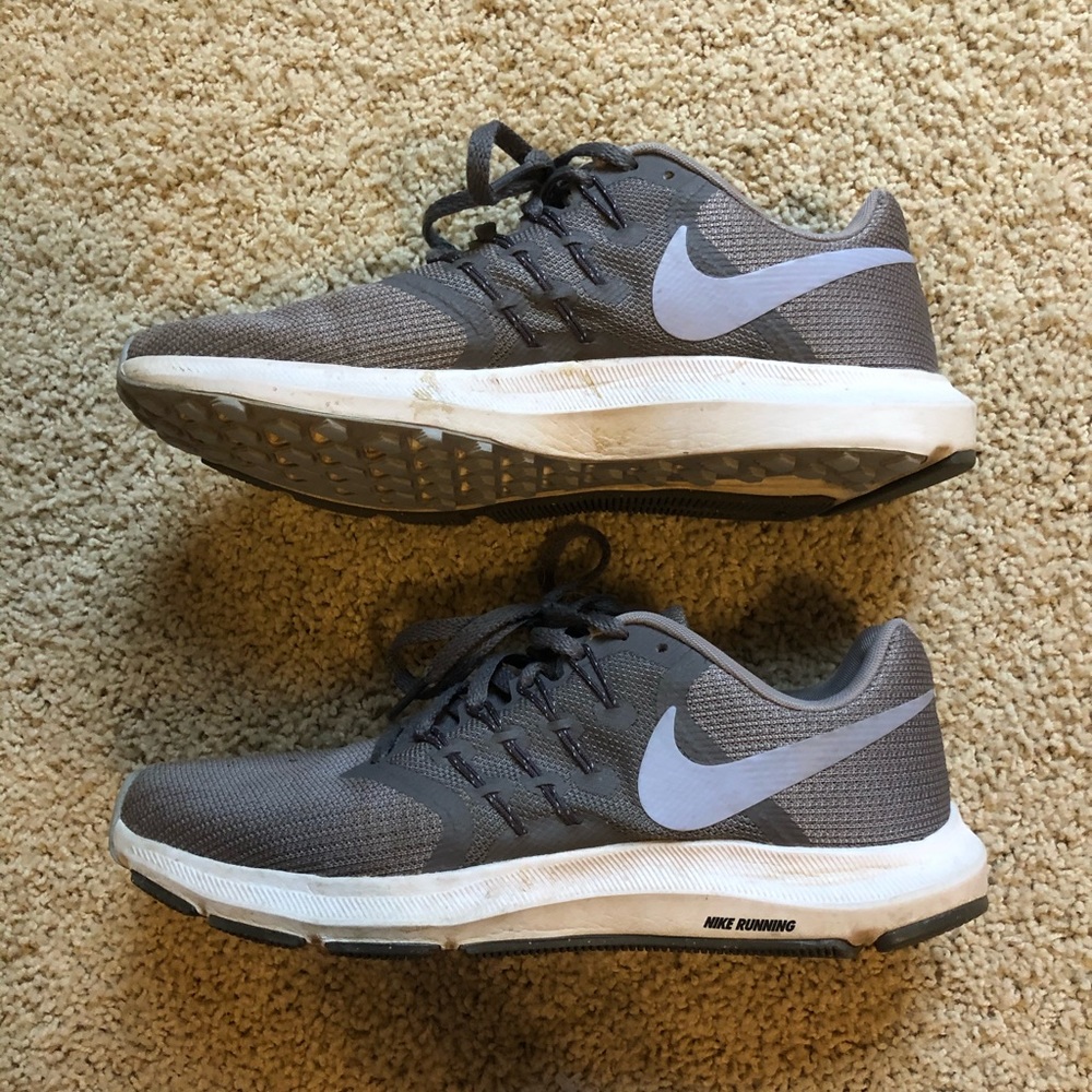 Nike tennis shoes